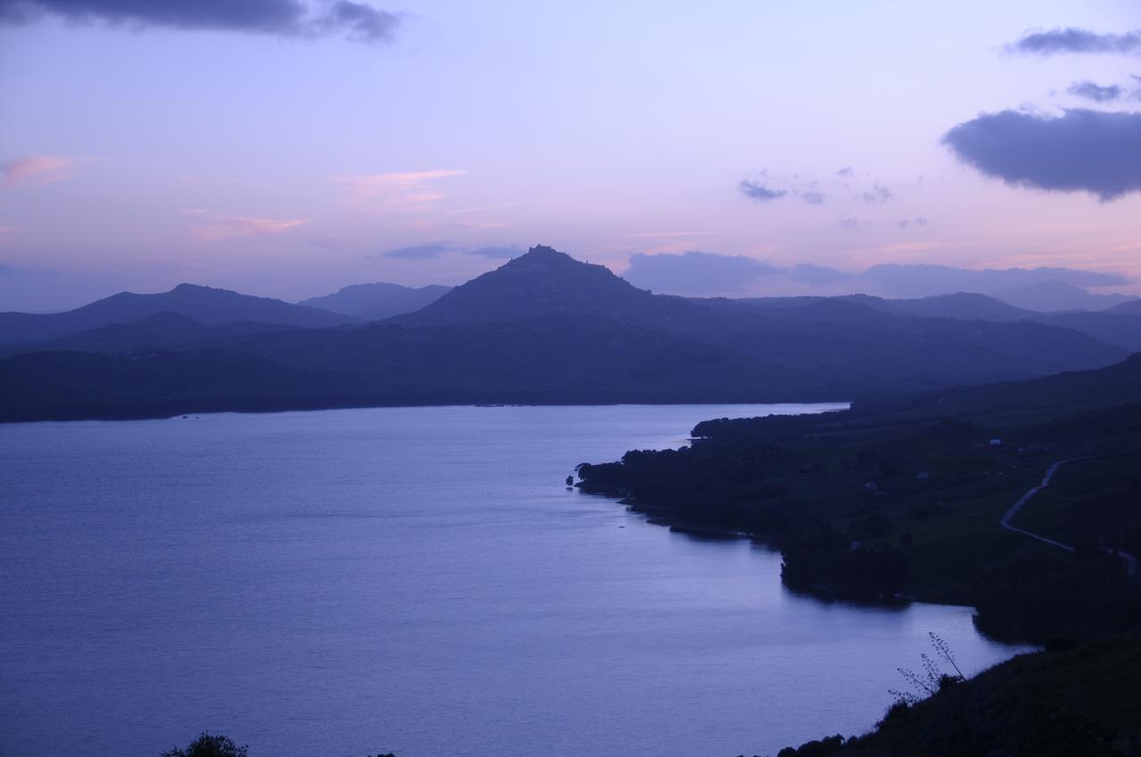 Oasi Del Lago Regalbuto Exterior photo